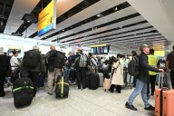 En los aeropuertos europeos se registran largas filas debido al ciberataque