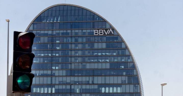 BBVA mejora su OPA sobre Sabadell un 10% al ofrecer ahora una contraprestación enteramente en acciones