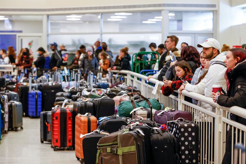 US drops Biden plan to require airlines to pay compensation for disrupted flights