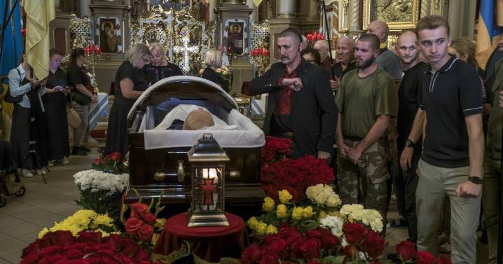 Cientos lloran a político ucraniano prooccidental asesinado a tiros en la calle