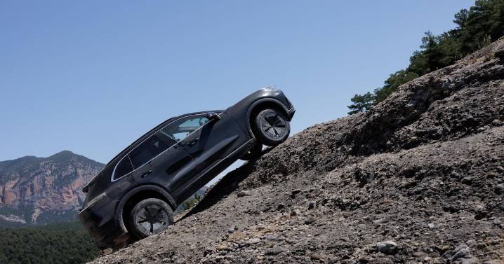 Nuevos tiempos: Porsche desarrolla el Cayenne eléctrico con IA y después lo somete a pruebas extremas