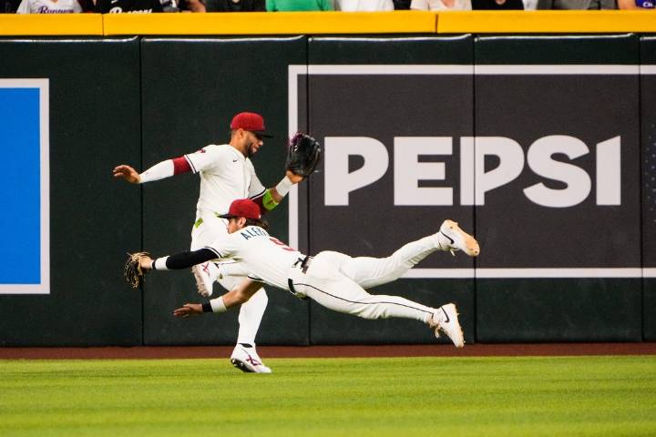Deadspin | D-backs LF Lourdes Gurriel Jr. diagnosed with torn ACL