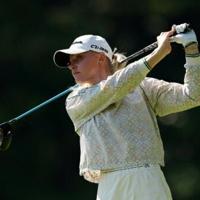 England's Hull leads Jeeno by one at LPGA Queen City event