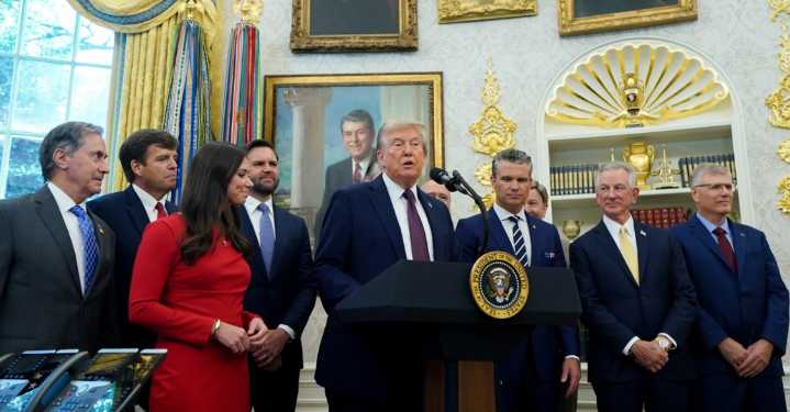 Trump confirma que 11 “terroristas” del Tren de Aragua fueron eliminados en ataque a barco