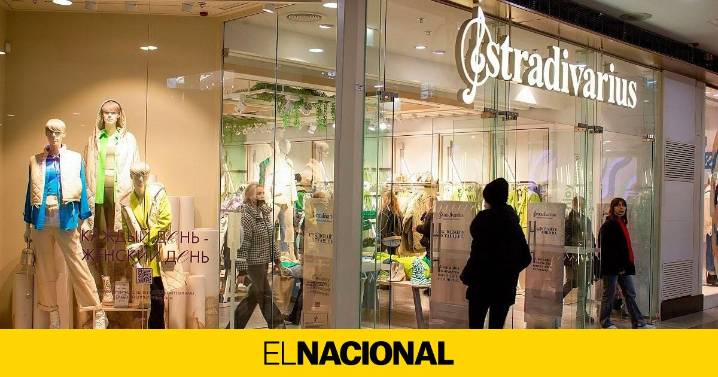 El bolso con flecos de Stradivarius que parece de un festival en el desierto