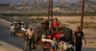 Netanyahu acusa a Hamás de disparar a las piernas a mujeres y niños para evitar que salgan de Gaza