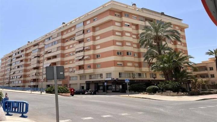 Las mejoras de asfaltado y luminarias continúan en Vistahermosa, con nuevas actuaciones entre la Gran Vía de Alicante y Ramos Carratalá