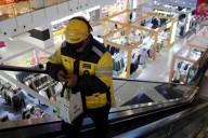 Analysis-China's e-commerce companies are getting singed by a price war