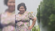 Encontraron a una mujer con “un montón de cuchillos” clavados en el cuerpo: detuvieron a su hijo por femicidio