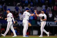 Rangers sigue peleando por un boleto de comodín