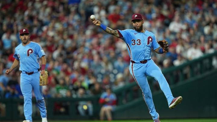Phillies' Edmundo Sosa hits injured list with groin strain, Rafael Lantigua called up