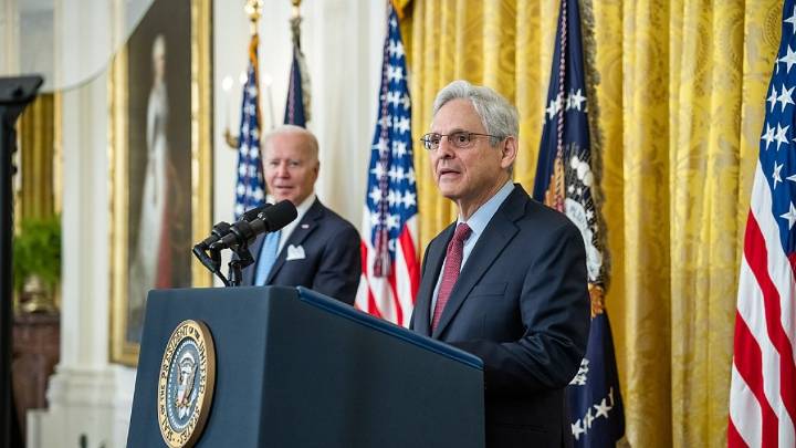 La revisión del terrorismo doméstico tras el asesinato de Kirk muestra que Biden politizó el asunto, la inteligencia y falseó los datos