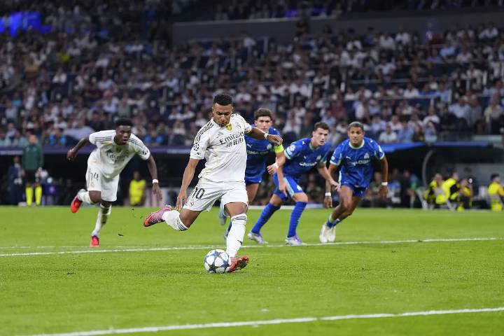Champions: Dos penaltis de Mbappé evitan el sofocón del Madrid en el estreno de la Champions