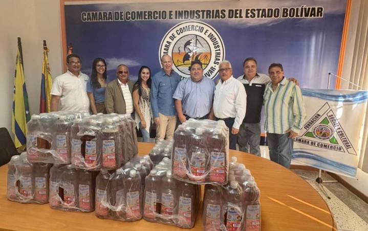 Corimon Pinturas dona materiales a Ccieb para comerciantes afectados por crecida del Orinoco