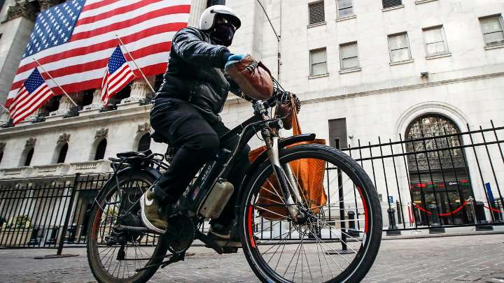 Council Members discuss bill to raise delivery worker wages