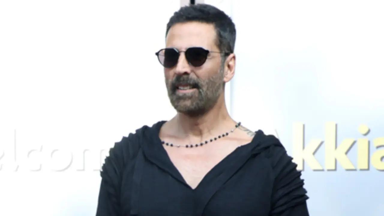 Akshay Kumar busts rumours of playing Maharishi Valmiki, calls it 'AI