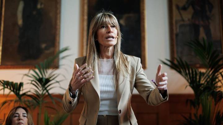 Begoña Gómez no acude al juzgado de Peinado y las acusaciones anuncian que pedirán la declaración de Sánchez