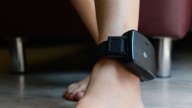 El sistema es "caótico": la SER accede a las actas de la Audiencia de Granada sobre el funcionamiento de las pulseras antimaltrato