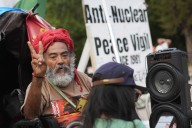 A decades-long peace vigil outside the White House is dismantled after Trump’s order
