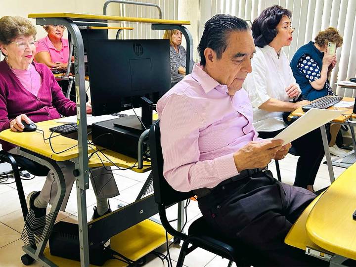 ¿Tienes credencial del INAPAM? Así puedes recibir aguinaldo este 2025