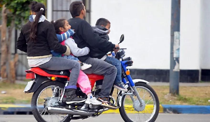LAS MOTOS NO SON TRANSPORTE ESCOLAR: INTT