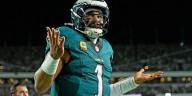 Eagles superan a los Cowboys en un emocionante inicio de temporada