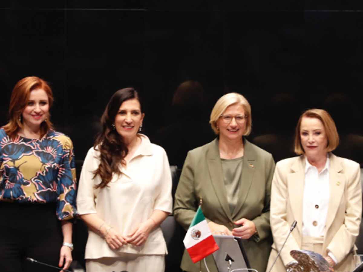 Kenia López resalta que son tiempos de mujeres en la política mexicana