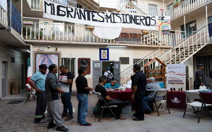 Aumenta desinformación a migrantes desde México: Periodistas