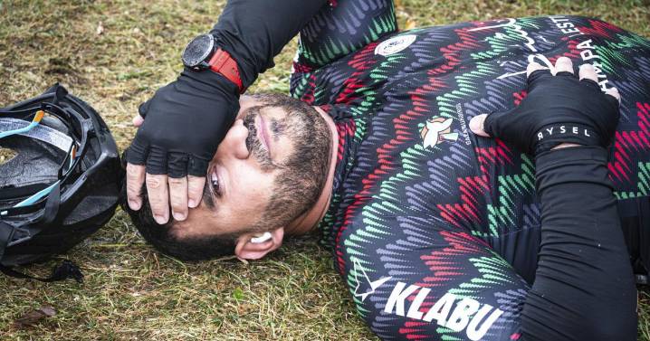 Gaza Sunbirds fly Palestinian flag at Para Cycling Worlds despite fear of news from home