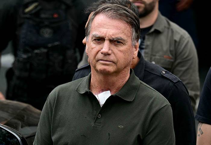 Bolsonaro pasará la noche en el hospital tras sentirse mal