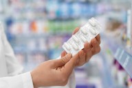 Un estudio de Salud señala que en Andalucía las mujeres consumen más medicamentos que los hombres
