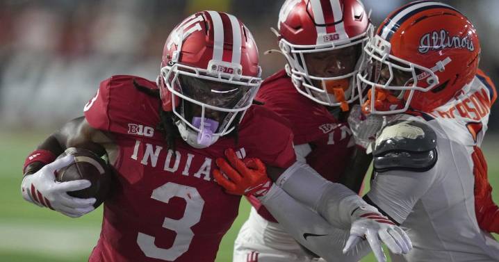 No. 19 Indiana takes control quickly and overwhelms No. 9 Illinois in 63