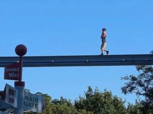 Lost boy wandering elevated monorail line in Hersheypark is saved by another parkgoer