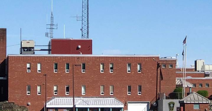 Rockingham County commissioners apply to host ICE detainees at jail