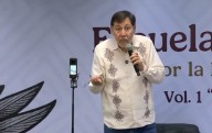 Joven reclama a Fernández Noroña por misoginia en un foro organizado por el Senado de la República