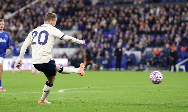 Everton 1-1 West Ham: Jarrod Bowen rescues point for Hammers on Nuno Espirito Santo's debut