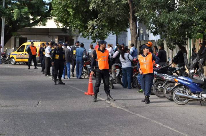 Irracional conductor amenazó de muerte a inspector de tránsito