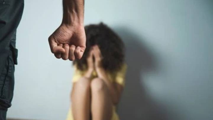 Laura es golpeada por su pareja en Saltillo tras cuestionarle su ausencia en la casa por dos días