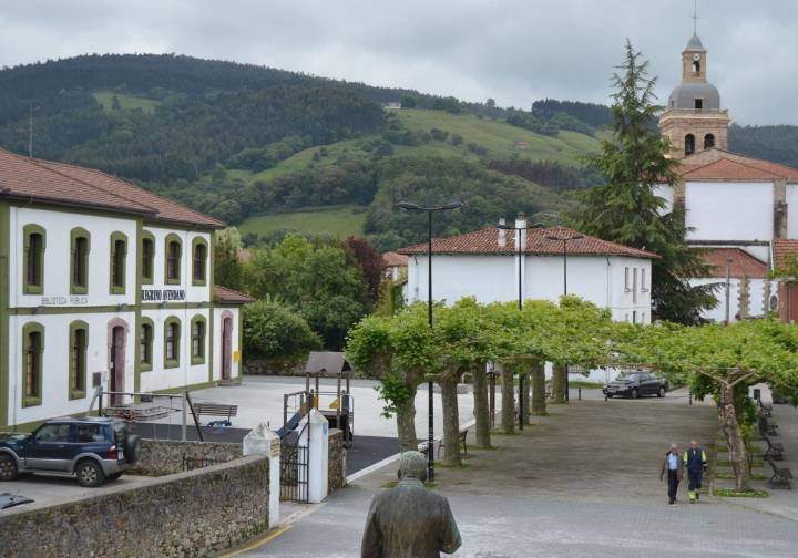 Facua da un tirón de orejas a Liendo por discriminar en las tasas del agua
