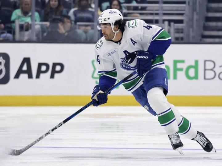 Canucks: How Kiefer Sherwood can avoid the contract