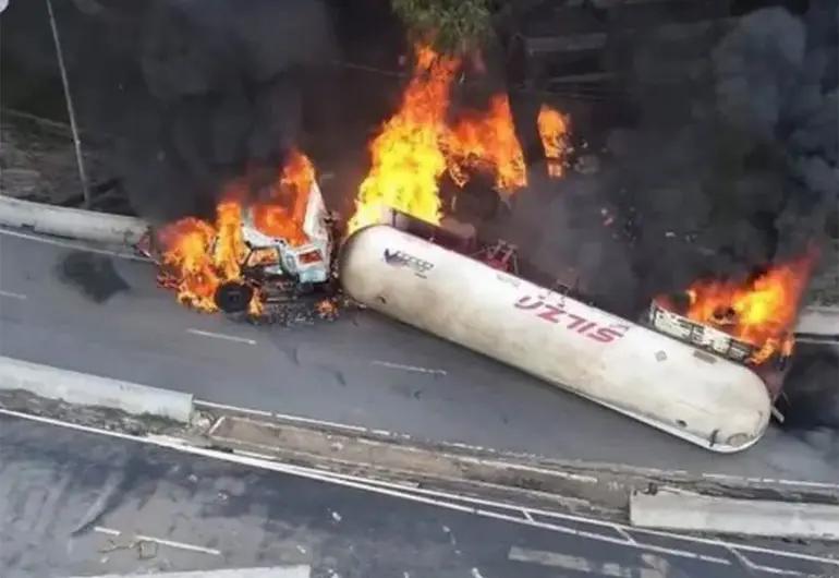 Muere el chofer de pipa que explotó en Puente la Concordia, Iztapalapa, CDMX