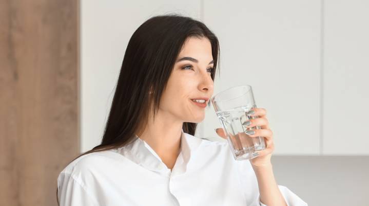 What Happens To Your Face If You Don't Drink Enough Water?