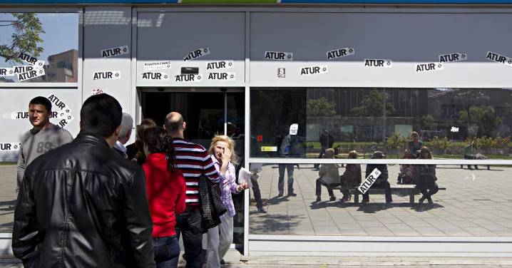 El paro de la OCDE se mantuvo en julio en el 4,9%, con España como la única por encima del 10%