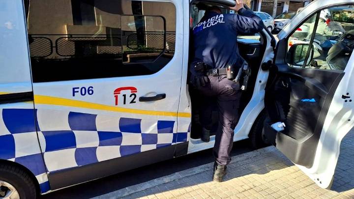 La Policía Local de Palma sorprende a cinco jóvenes con hachís y haciendo grafitis en el parque del canódromo