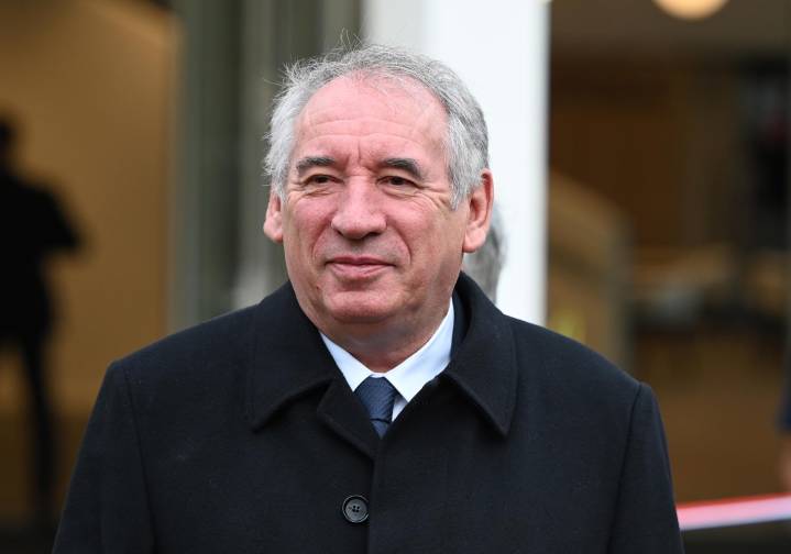 La decisión de los socialistas franceses de tumbar el Gobierno de Bayrou "es irrevocable"