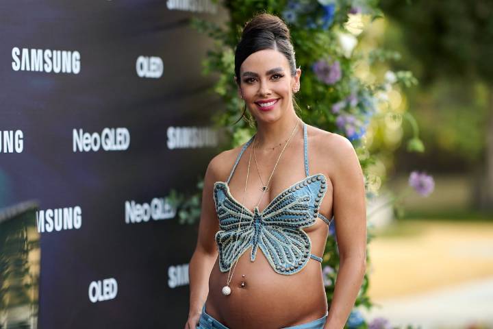 Cristina Pedroche vuelve a Instagram con una reflexión sobre la maternidad y lo que ha cambiado con su segundo hijo: “Solo he estado en casa, con moño y dando teta”