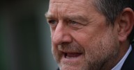 Orrego refuerza su numeroso equipo de abogados y arremete para trasladar Procultura desde Antofagasta a Santiago