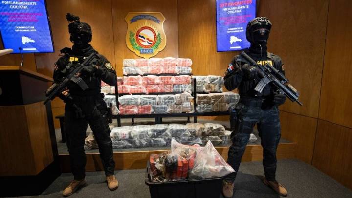República Dominicana asegura 377 paquetes de la droga que transportaba lancha atacada por EU