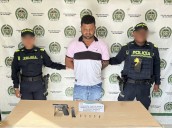«¡Cayó en una cantina! Capturan a sujeto armado en Arjona»