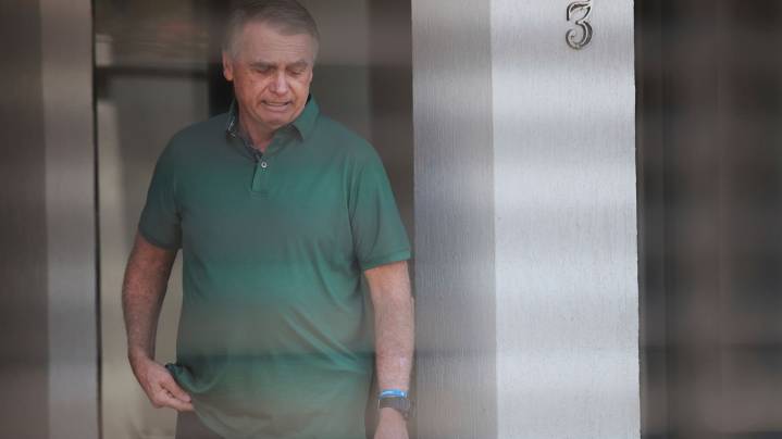 Brazilian Supreme Court panel sentences Bolsonaro to more than 27 years in prison for coup attempt